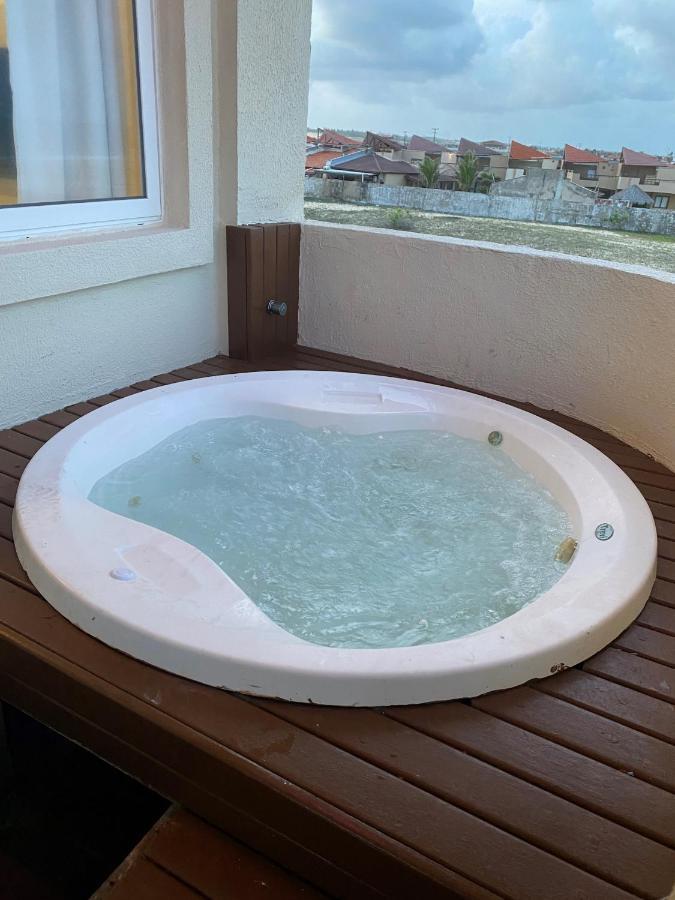 Beachfront Apt & Jacuzzi Таїба Екстер'єр фото